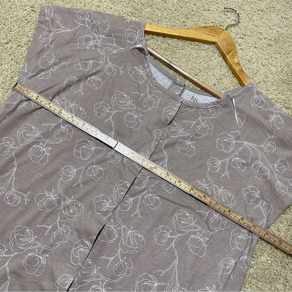 Kindred Bravely Universal Labor & Delivery Gown Floral Size Small Medium Large - Picture 9 of 11